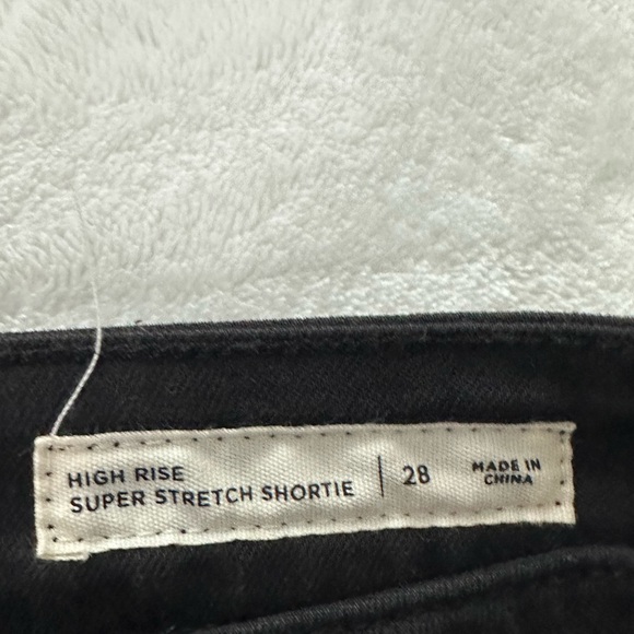 Black Shorts with Tie - Picture 4 of 5